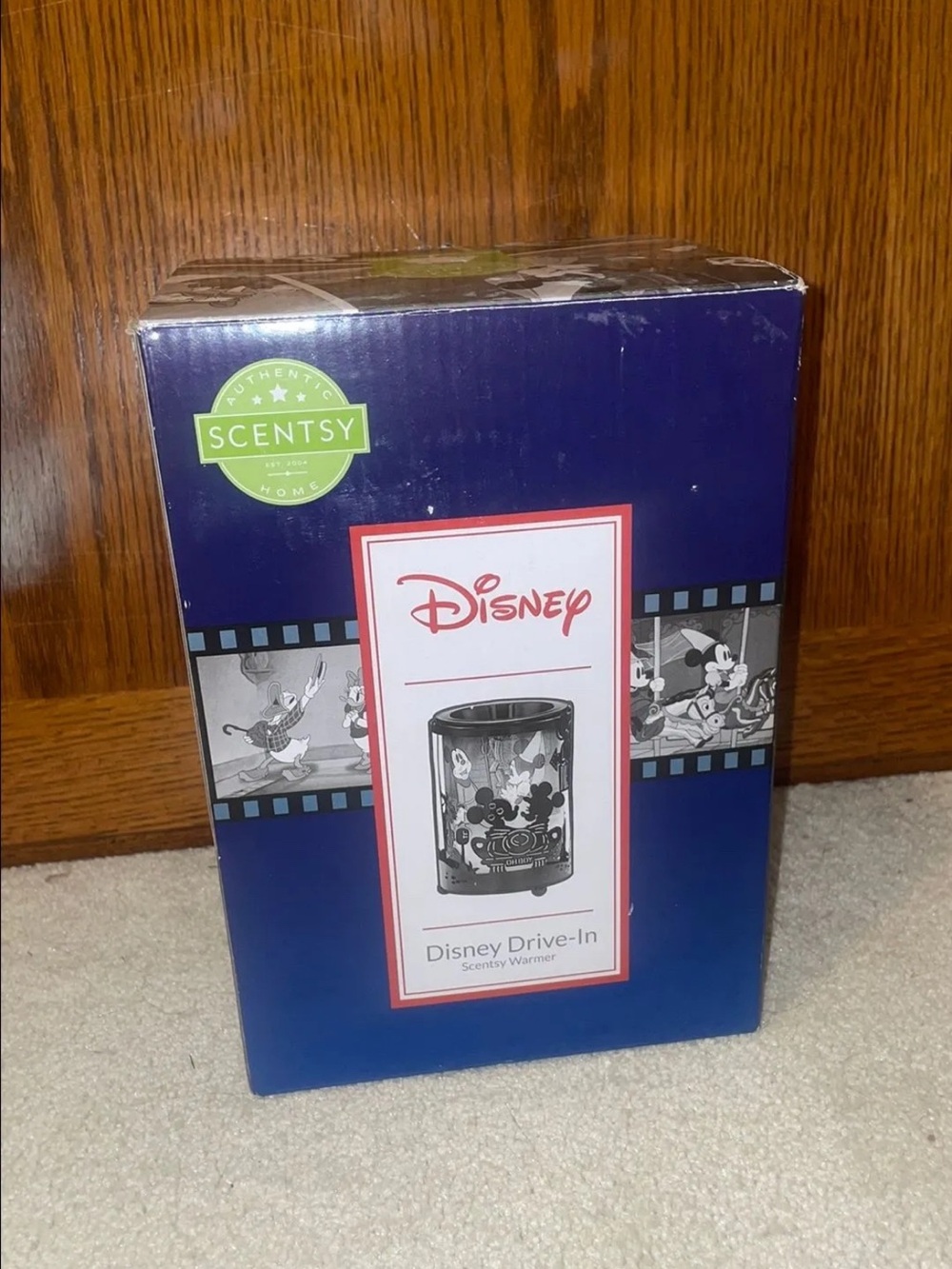 DISNEY SCENTSY DRIVE IN WARMER